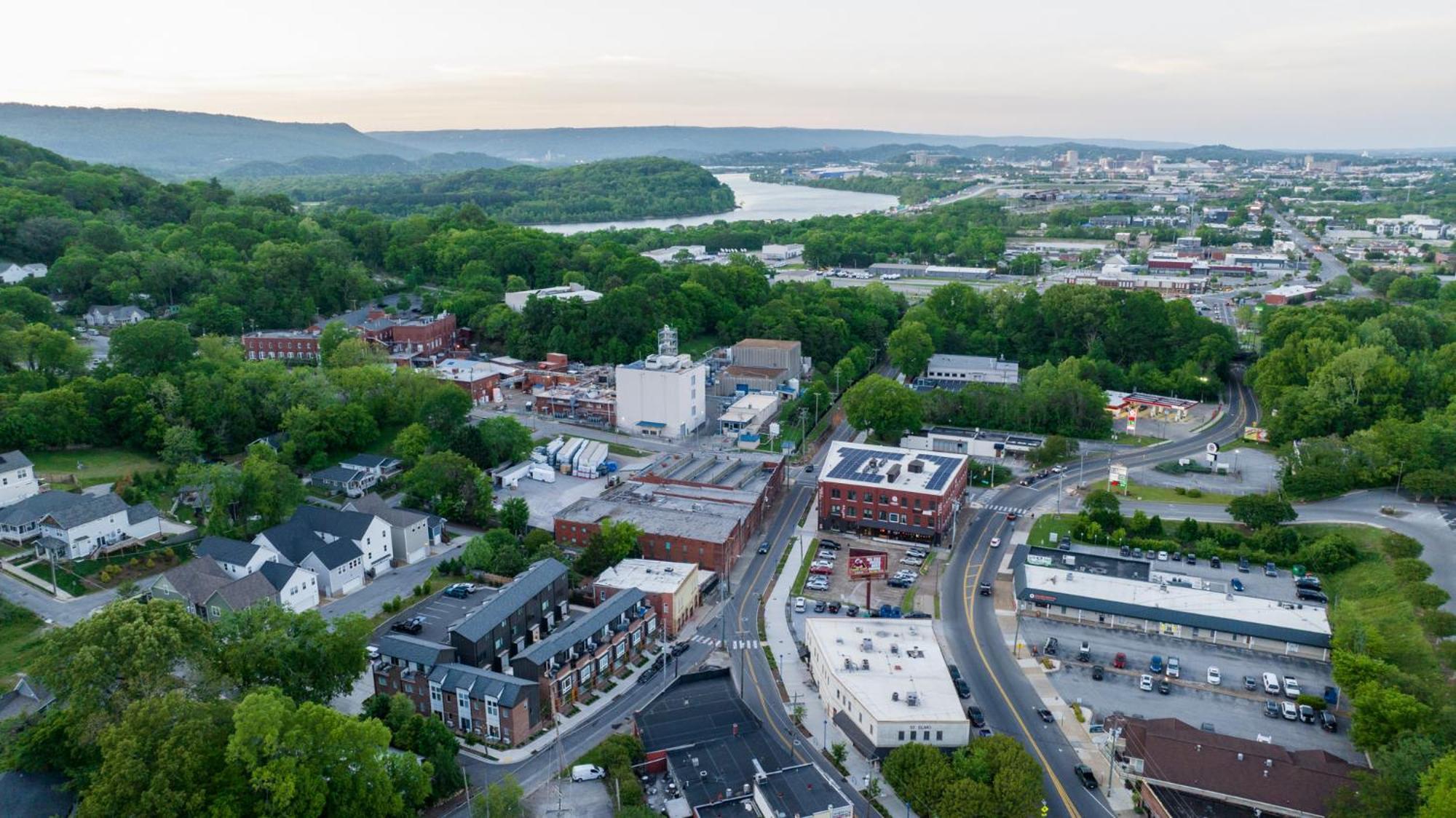 Your St Elmo Getaway For Rock & Ruby Falls, 2bd Townhome, 6 Min To Downtown Appartement *