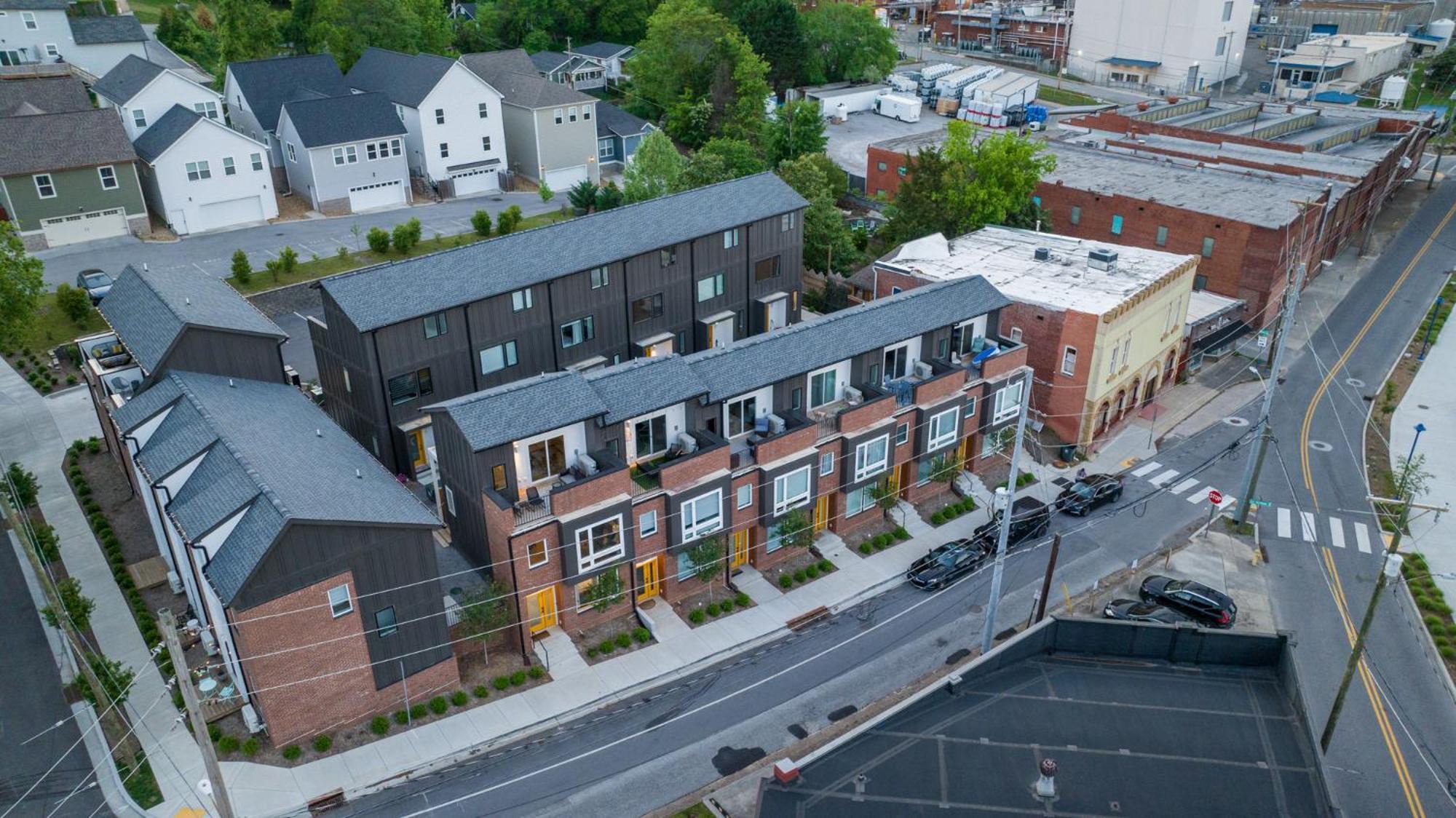 Your St Elmo Getaway For Rock & Ruby Falls, 2bd Townhome, 6 Min To Downtown Appartement *